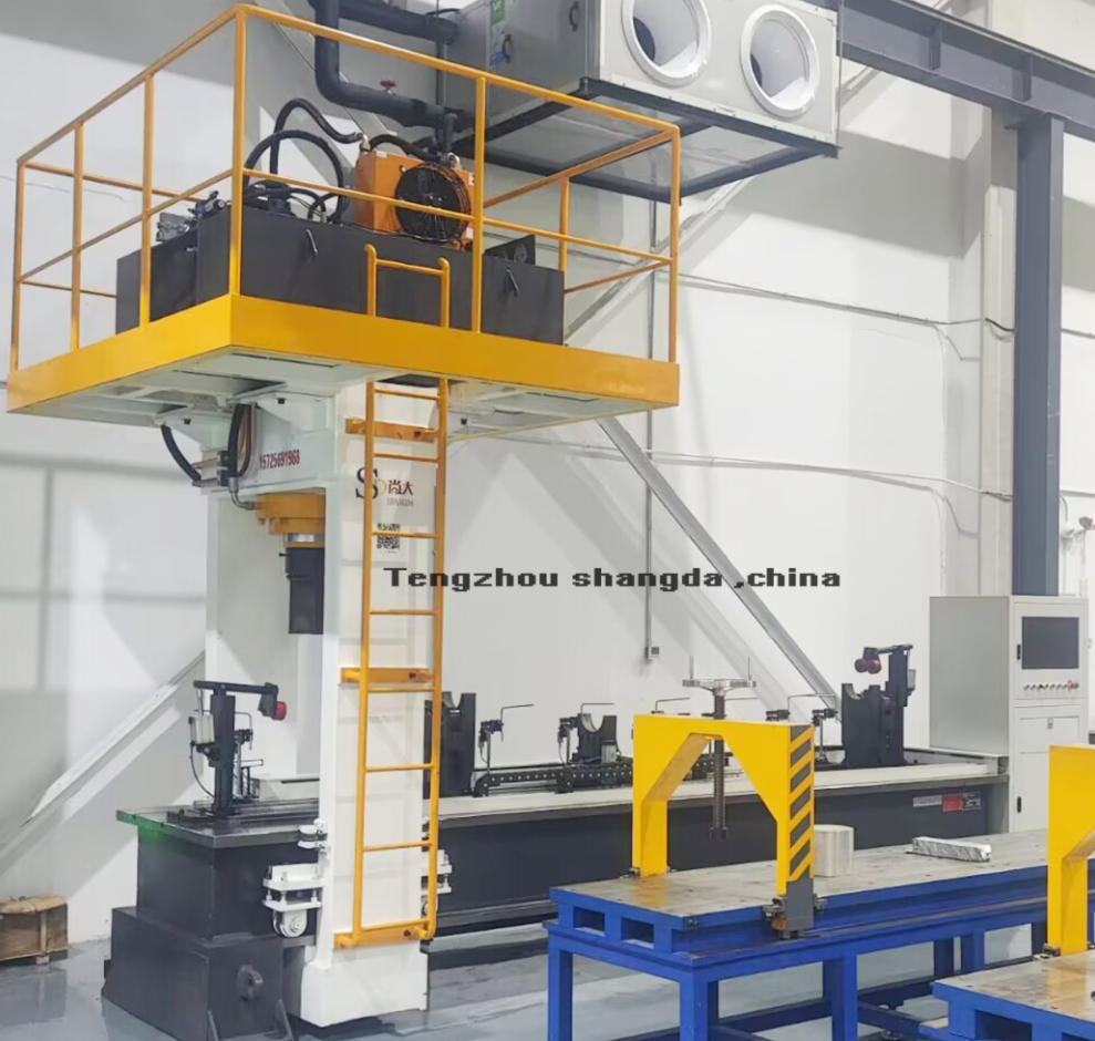 Fully automatic tube straightening machine